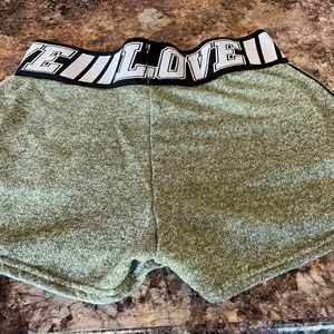 No boundaries shorts